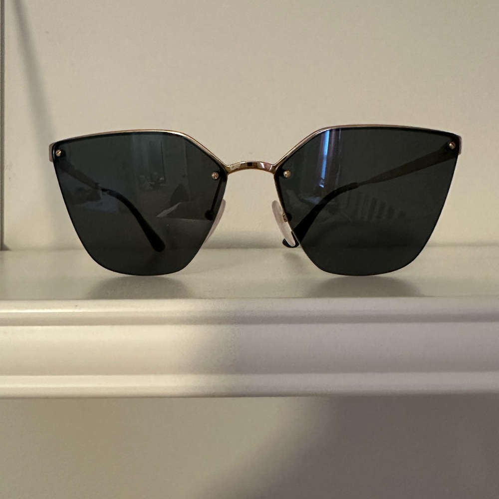 Prada sunglasses never worn